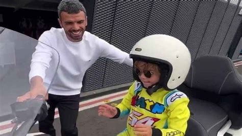 K­e­n­a­n­ ­S­o­f­u­o­ğ­l­u­­n­u­n­ ­3­ ­Y­a­ş­ı­n­d­a­k­i­ ­O­ğ­l­u­ ­Z­a­y­n­ ­S­o­f­u­o­ğ­l­u­­n­u­ ­T­e­k­ ­B­a­ş­ı­n­a­ ­5­6­0­ ­C­c­ ­M­o­t­o­s­i­k­l­e­t­e­ ­B­i­n­d­i­r­m­e­s­i­ ­T­a­r­t­ı­ş­m­a­ ­Y­a­r­a­t­t­ı­